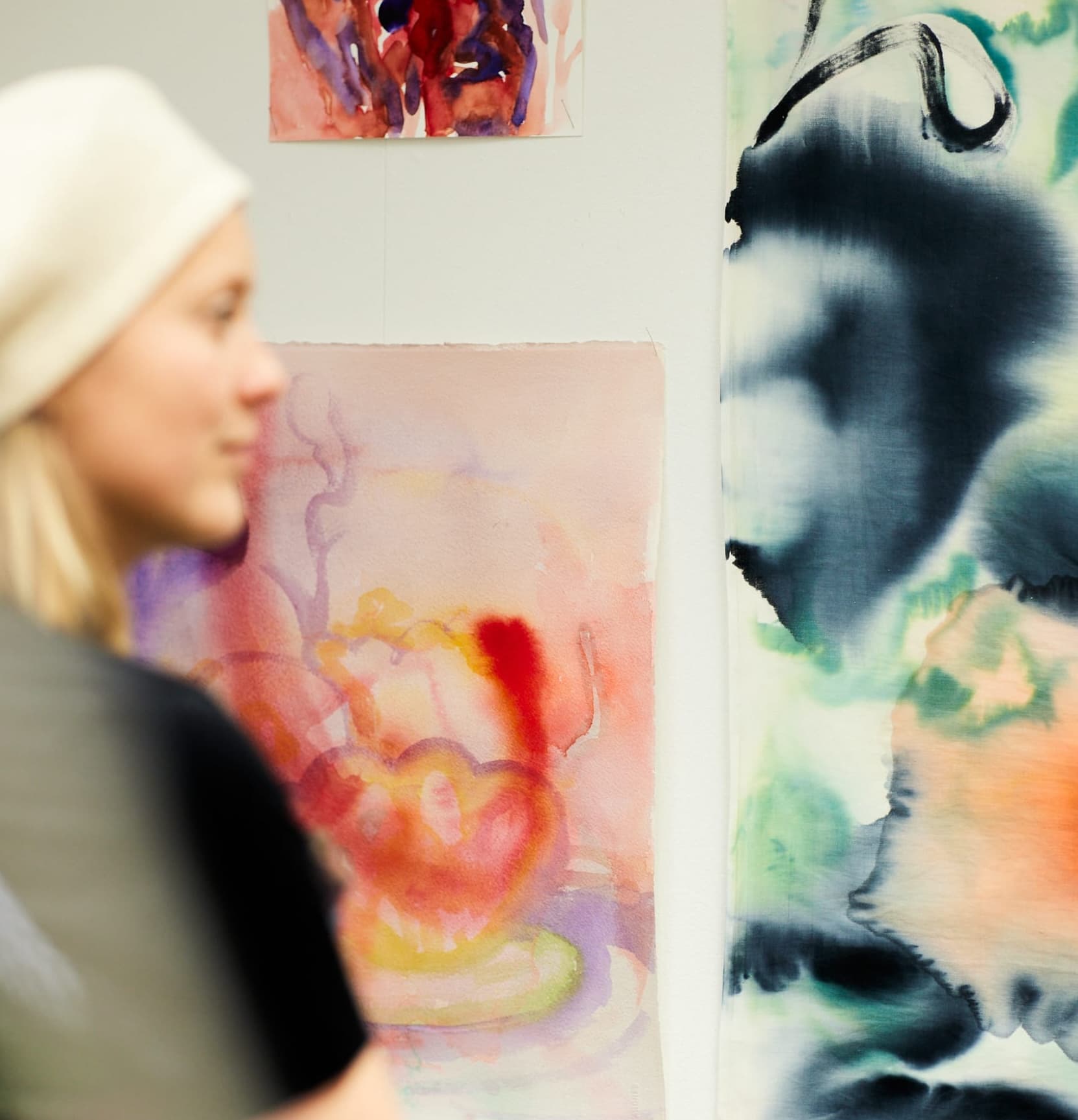 Explore artworks with Atelie